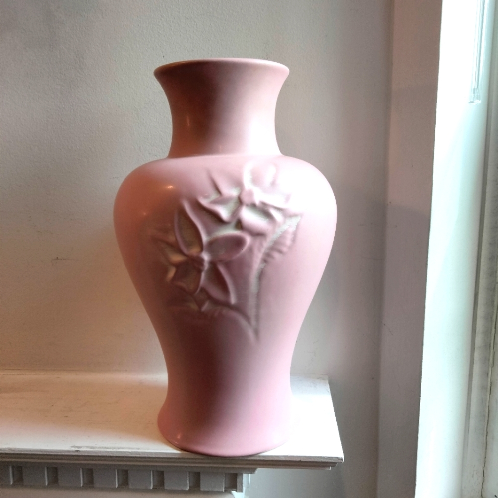 Vintage 1980s Haeger Magnolia Mauve 13" vase